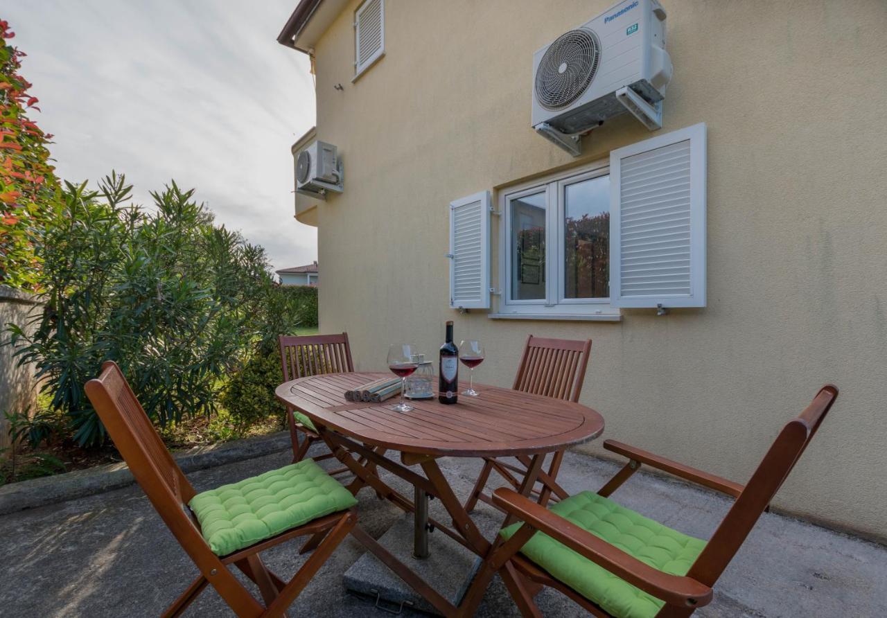 Apartment Lucija, Stinjan Póla Kültér fotó